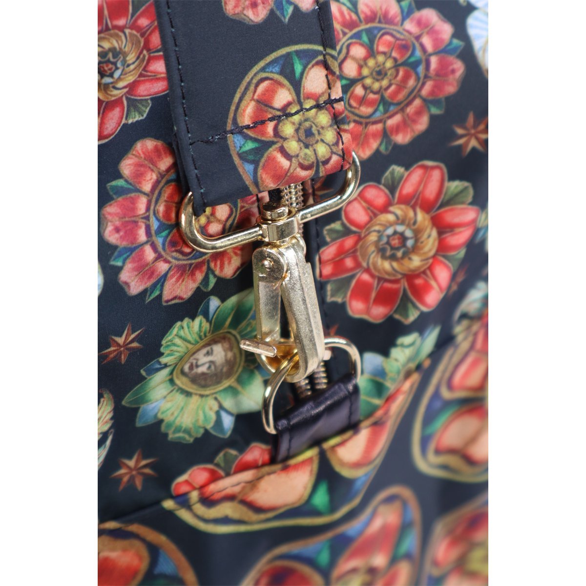 Rosettes travel bag