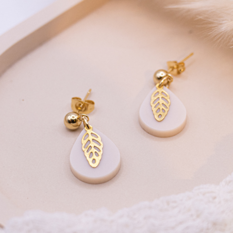 Earrings drop beige leaf - lightweight stud earrings autumn beige boho leaves