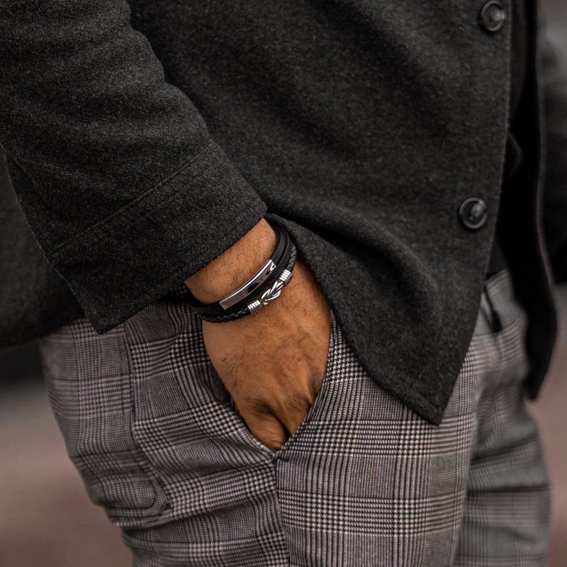 Leather bracelet "Proud"