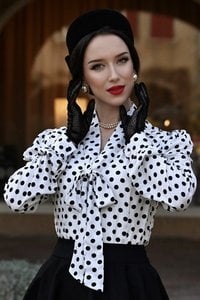 EU LAGER Margaret Vintage Weiße, gepunktete, langärmlige Krawattenbluse