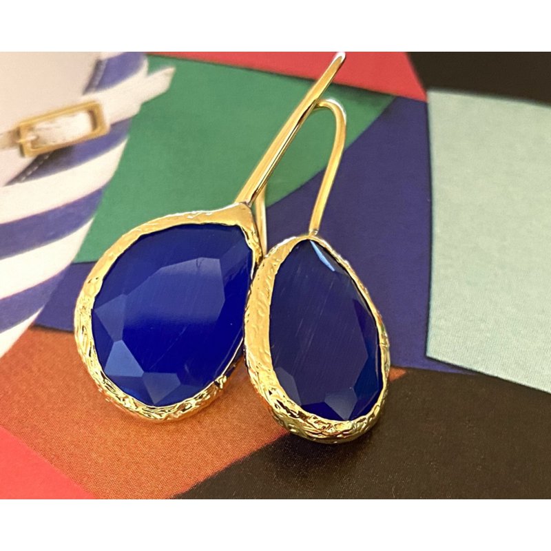 Earrings cateye stone cobalt blue