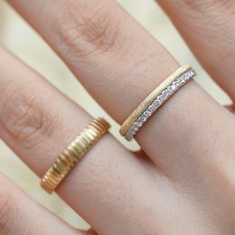 Oogverblindende slanke gelaagde ringen