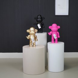 Ornament - Monkey Figurine 'The Legend'- Polyresin - Gold - 20,5x13,5x35cm