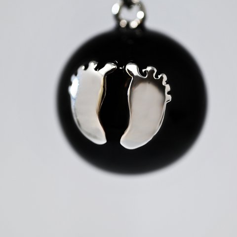 Smooth black/silver pattern pregnancy bola - LÉANA (Feet)
