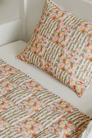 Katoen gewatteerde beddengoedset voor kinderen "Green Garden" - patchwork -ontwerp, klein formaat