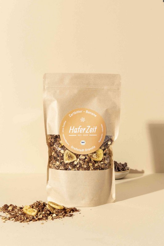 Banana scura con granola biologica