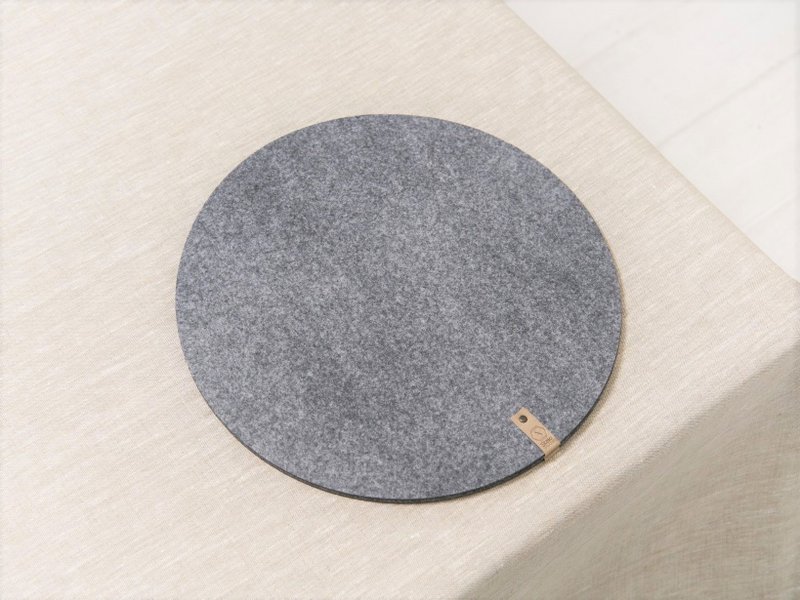 Set de table en feutre rond gris