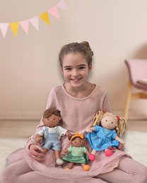 Stof Doll '' Nela '' med kjole til at sætte på og tage af, 32 cm