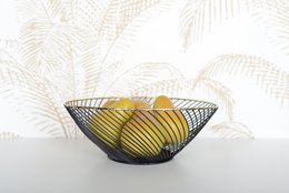 Black bread basket golden border