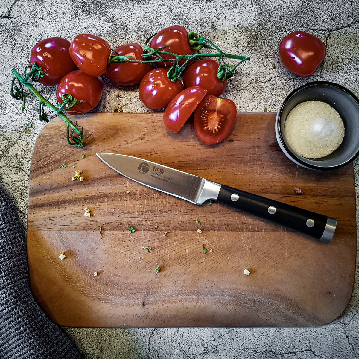 IZUMI ICHIAGO Mały nóż do obierania „Professional Chef Knives” wykonany z japońskiej stali nierdzewnej o wysokiej zawartości węgla