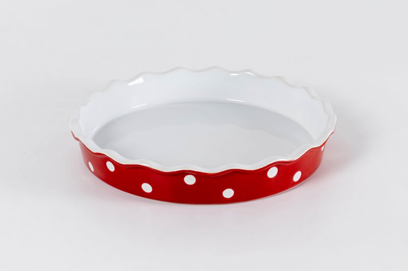 Plato de pastel rojo con puntos Isabelle Rose
