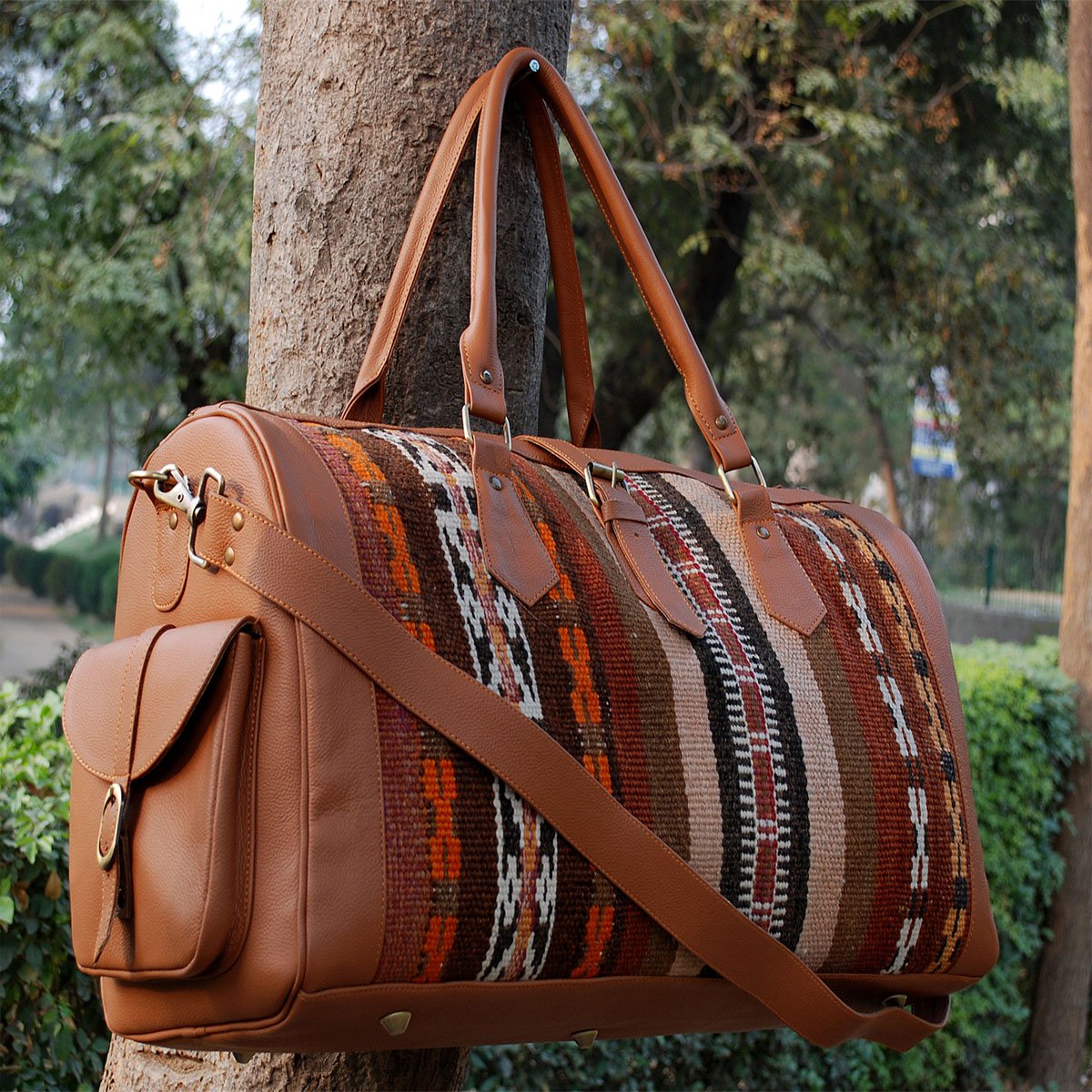 Skórzana, pastelowo-brązowa torba Kilim