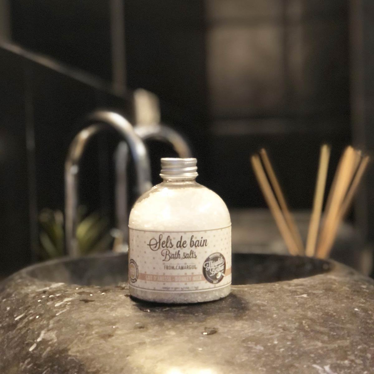 Sole do kąpieli Camargue. Perfumowane ośle mleko. 350g