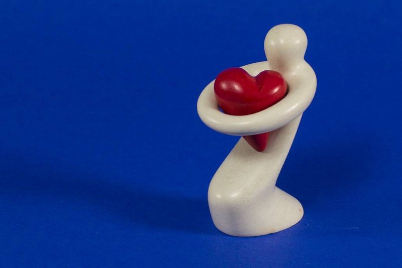 318 Lady mit rotem Herz - Speckstein