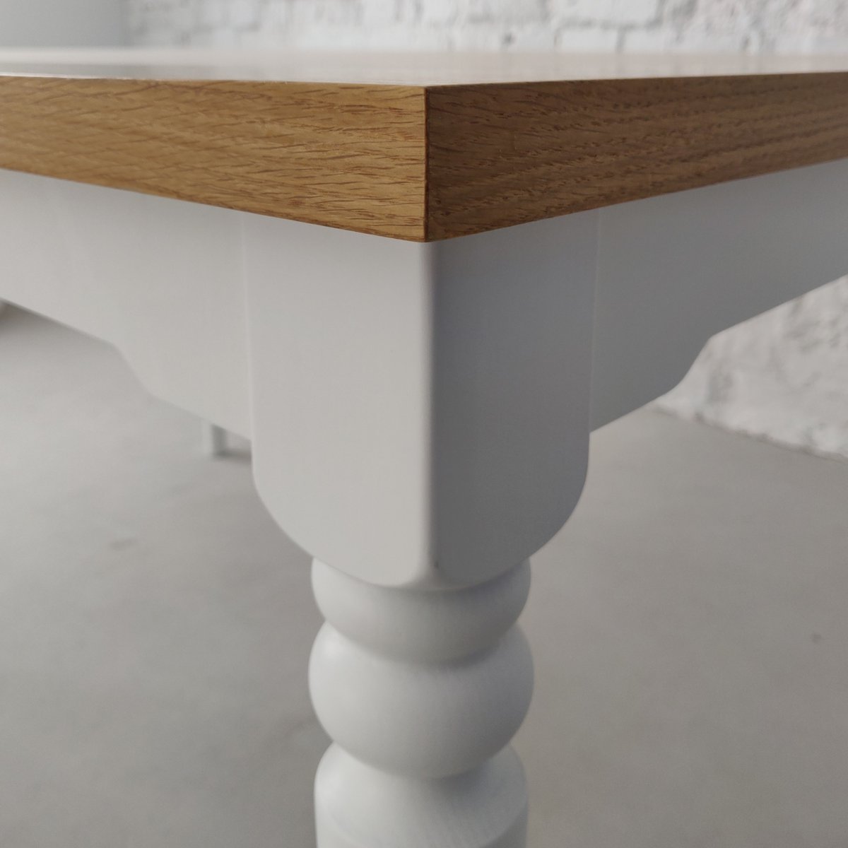 NATA Dining Table
