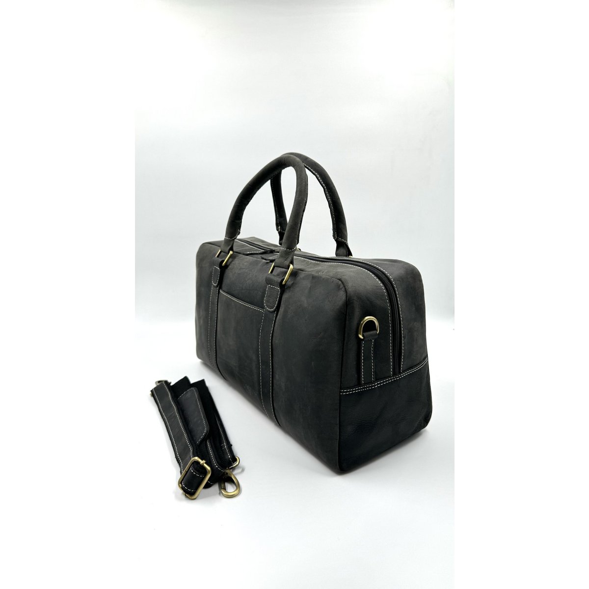 Handmade Black "Hunter" Leather Travel Bag – Artisan 46cm Compact Executive Weekender with Internal Partition