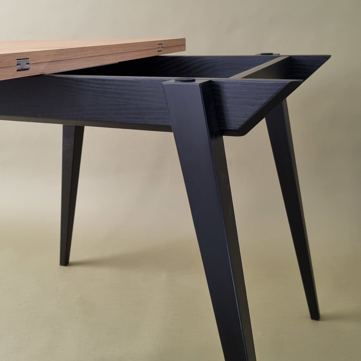 Envelope extendable small table natural ashwood