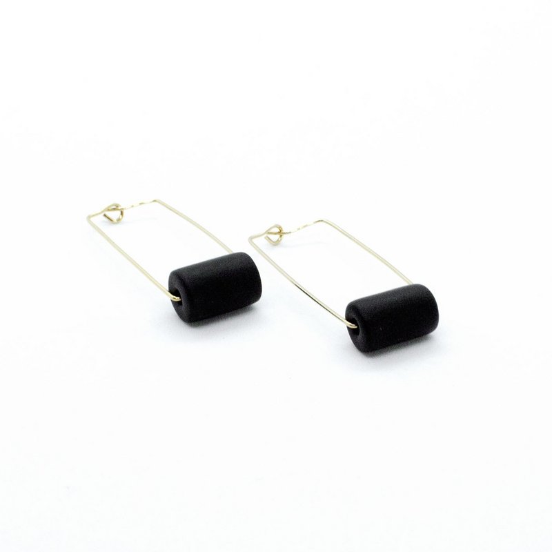 Boucles d'oreilles rectangle en or - Perle noire