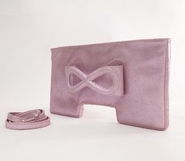 Sparkling pink clutch with bow detail, made of soft, shimmery material. Suitable for formal or evening occasions.