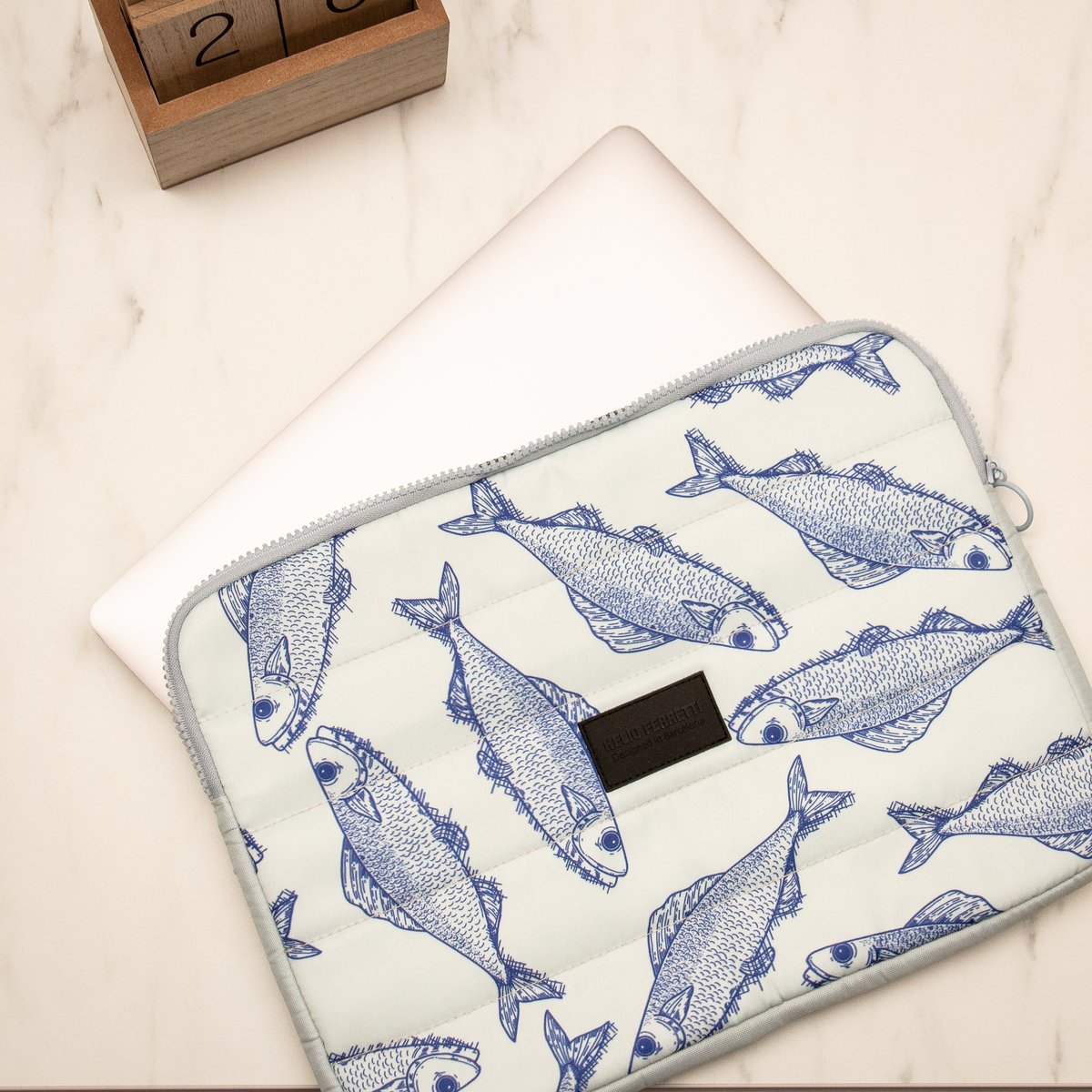LIGHT BLUE PISCES LAPTOP SLEEVE 15" HF