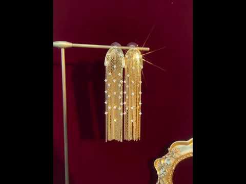 Pendientes largos con borlas brillantes