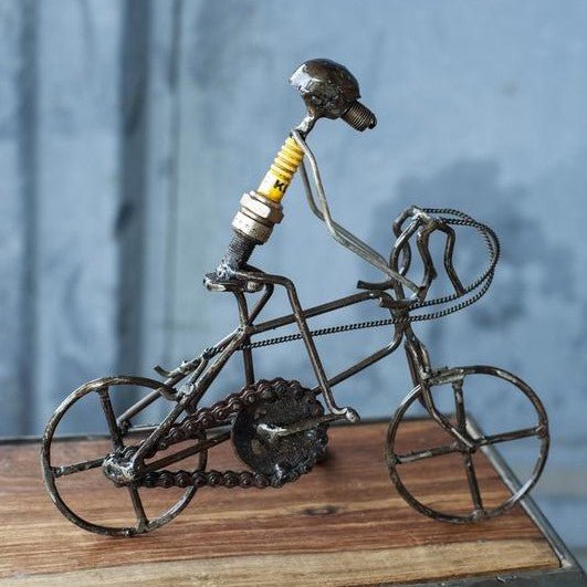 Tændrørsfigurer | Cyklister: i