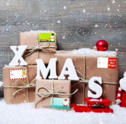 Christmas-themed stickers featuring a snowman and Santa Claus. The stickers come in a set of 500 pieces, each measuring 5x4CM. The stickers have a festive design with red and green colors, and include text and graphics related to the holiday season.