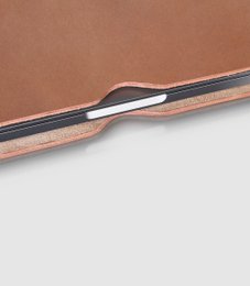 Funda para MacBook de 13 pulgadas AVIOR Tan