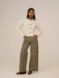 Cardigan bianco lavorato a maglia nuda