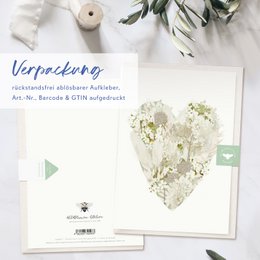 Folding card heart made of cream-colored flowers, including envelope