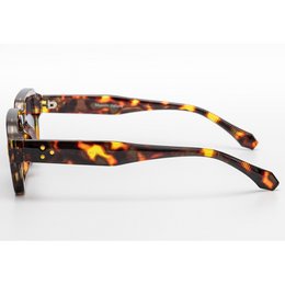 Tortoiseshell Rectangular Sunglasses with Brown Gradient Lenses – UV400 | Classic Unisex Eyewear