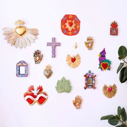 Teca Guadalupe con llama