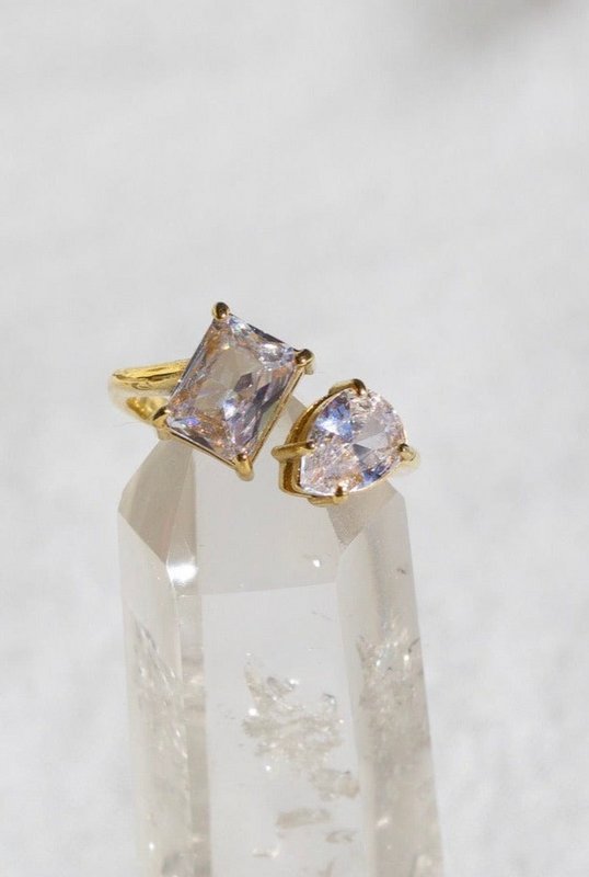 Helena - Pæreformet forlovelsesring vintage