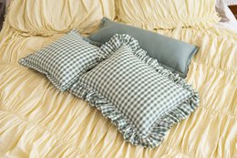 Decorative pillow with ruffle "Sage check"