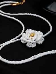 Handmade Daisy Beaded Necklace & Earrings Set