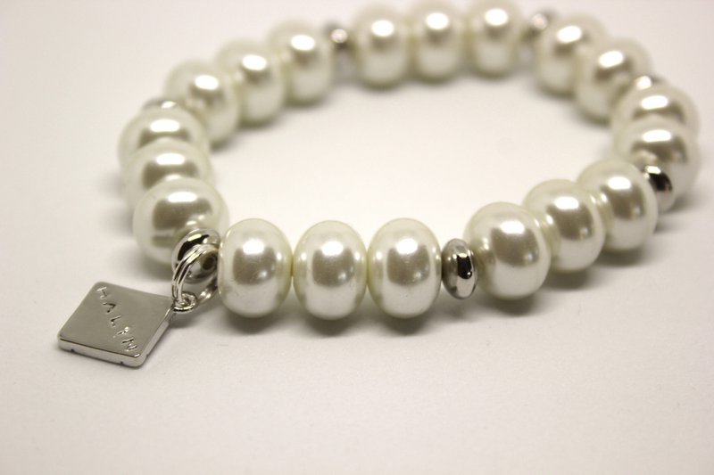 Madadeni Pearl Bracelet