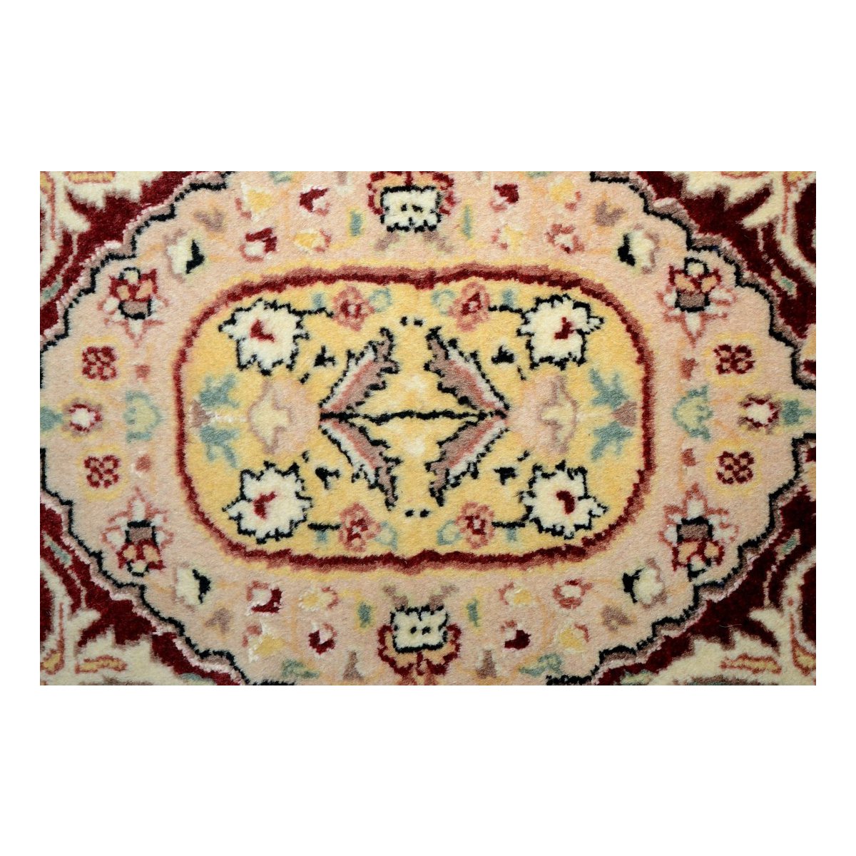 Scomparto Tappeto con nappe cammeo annodato a mano