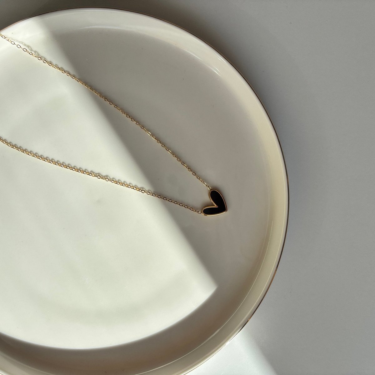 Dark Essence - Zwart Hart Ketting Goud - Waterdicht