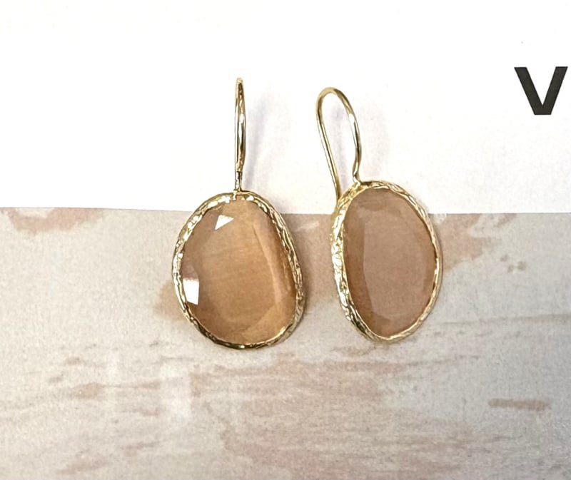 Earrings cateye stone nude
