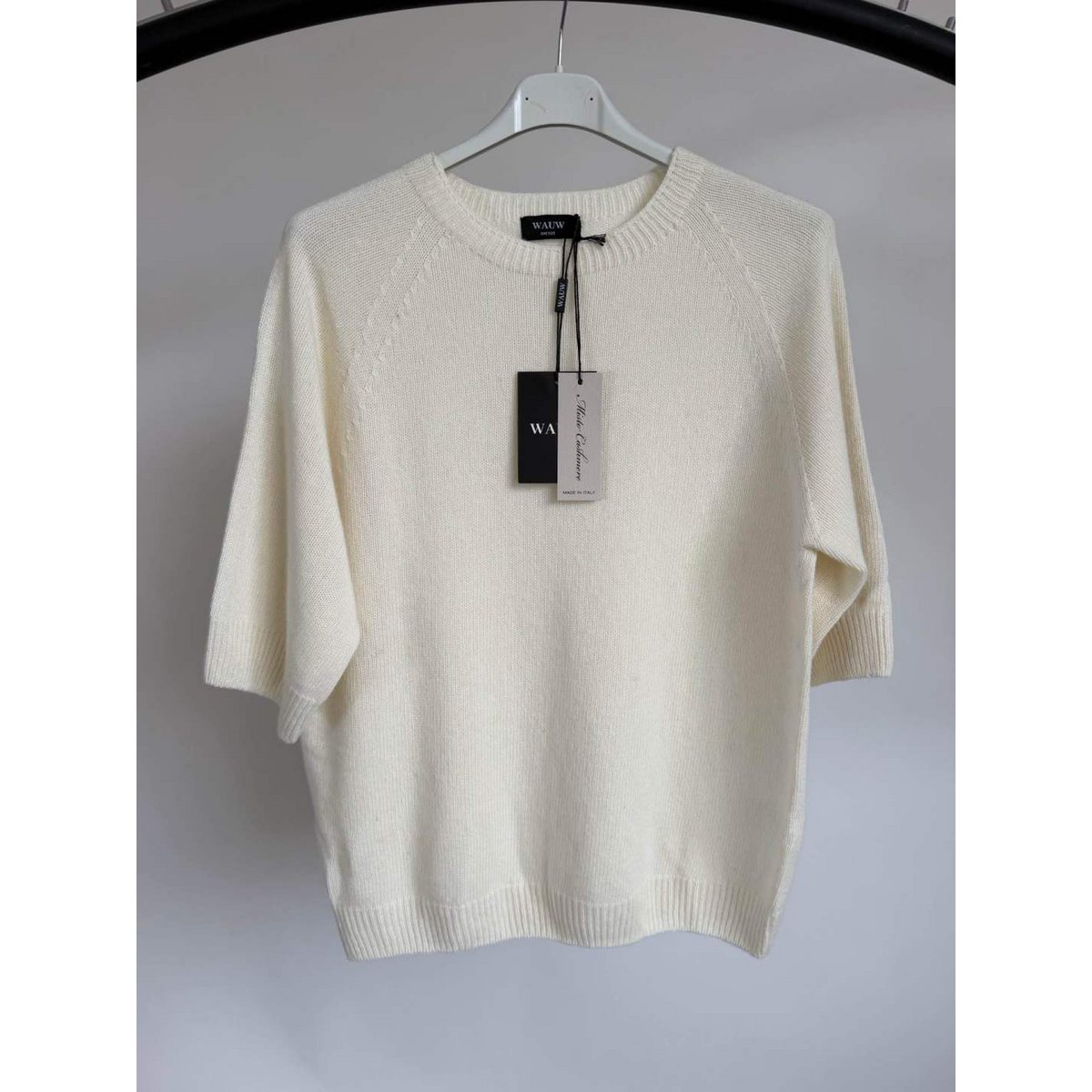 OFF WHITE