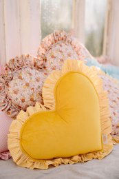 Coussin coeur double face avec volant « jardin vert »