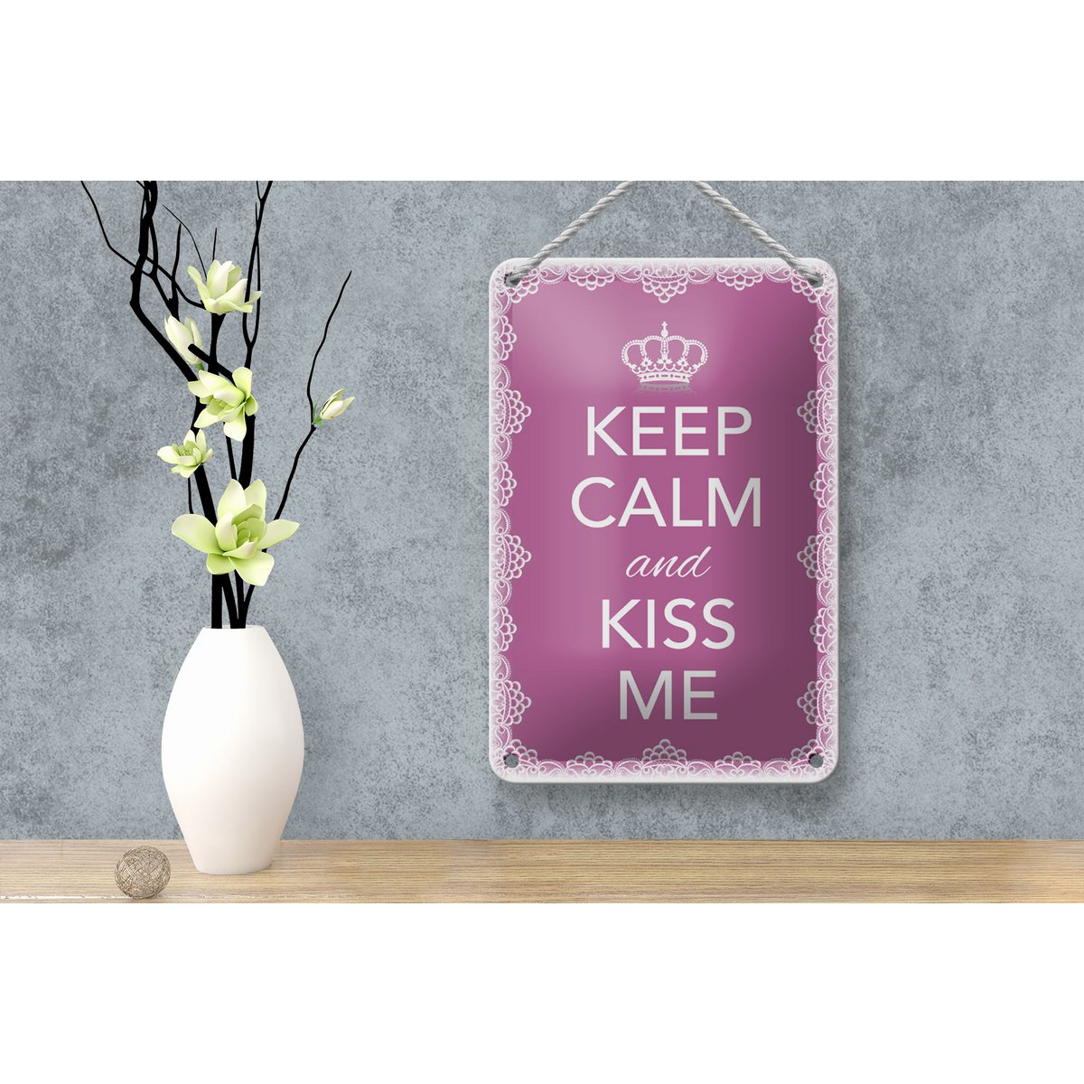 Tin sign saying 12x18cm Keep Calm and kiss me crown decoration