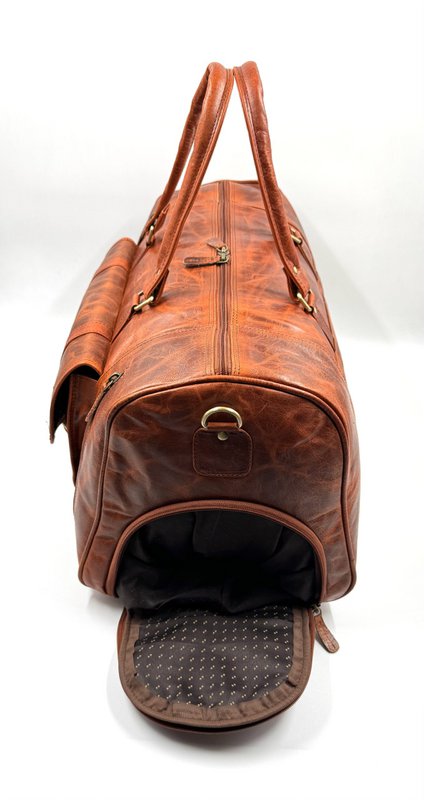 Håndlavet marokkansk rejsetaske i læder – Artisan 6-lommers "Brick Brown" duffel med dedikeret skorum