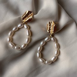 Aire - Drop earrings with river pearls