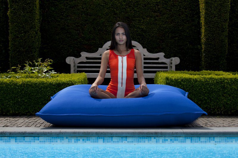 FLOAT BEANBAG SWIMMINGPOOL - kongeblå