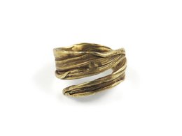 Patineret bronze justerbar ring – organisk skulpturel