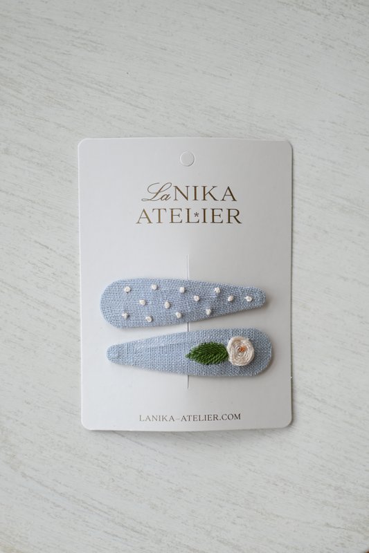 Barrettes à cheveux feuille de rose bleue + pois