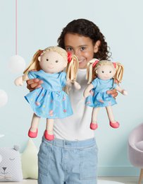 Stof Doll '' Nela '' med kjole til at sætte på og tage af, 32 cm