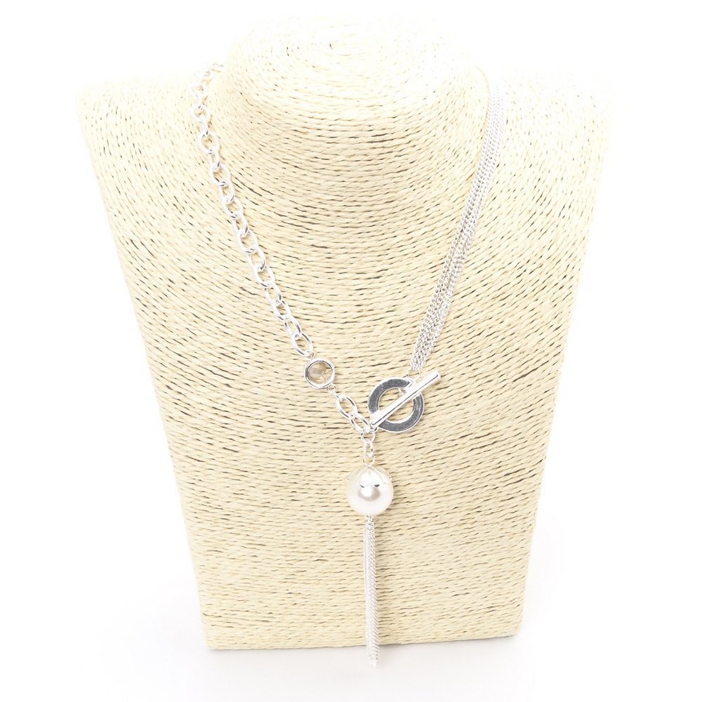 Metal design necklace with silver plating