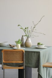 Mantel de Lino Nórdico Verde Musgo (330x145 cm)